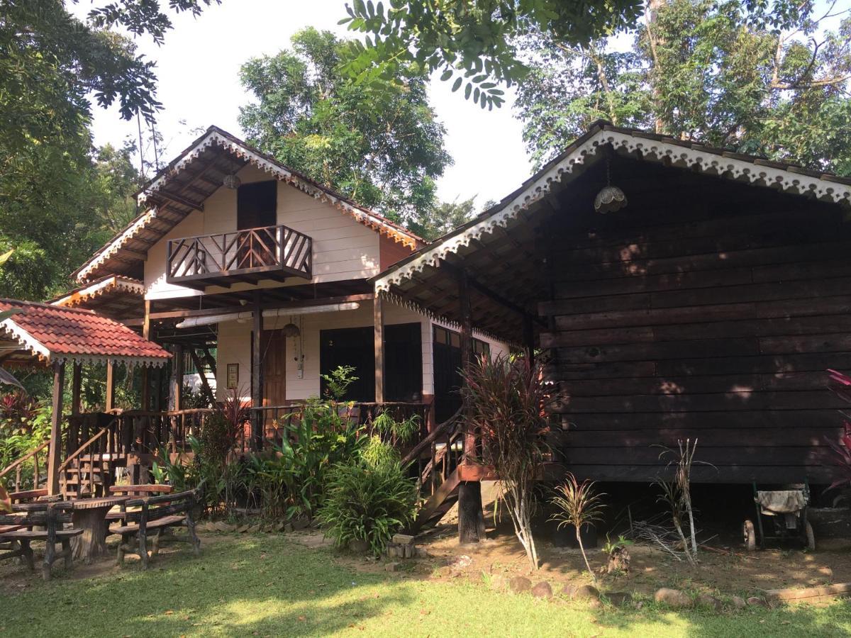 Rustic Chalet - Dahlia N Mawar At Sedim Vista Kulim Buitenkant foto