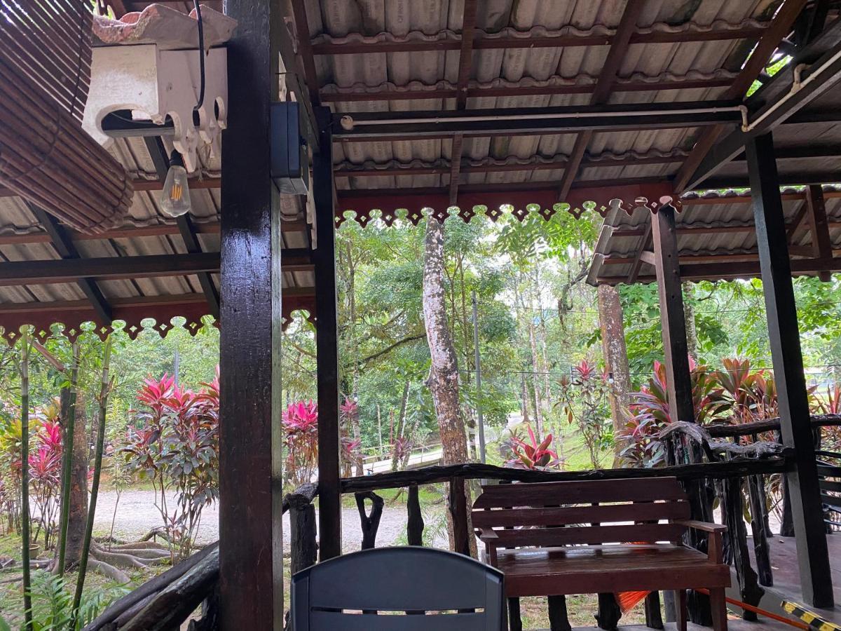 Rustic Chalet - Dahlia N Mawar At Sedim Vista Kulim Buitenkant foto