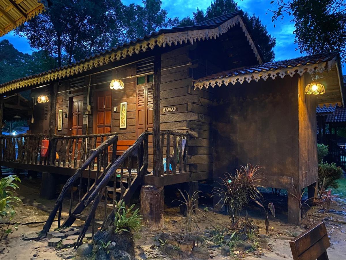Rustic Chalet - Dahlia N Mawar At Sedim Vista Kulim Buitenkant foto